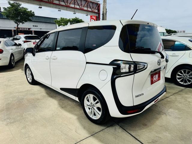 ✅原廠7人座✅雙電動滑門✅倒車顯影✅ISOFIX✅車道偏移警示✅可全貸✅免頭款✅免保人✅免聯徵✅二手✅中古✅強力過件✅  第18張相片