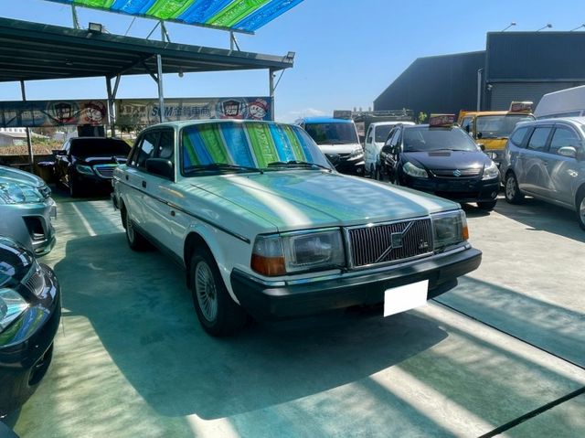 VOVLO✅僅跑7萬公里✅總代理✅復古✅古董車✅240GLE✅整車原廠✅原汁原味✅舊式車牌✅收藏等級  第18張相片