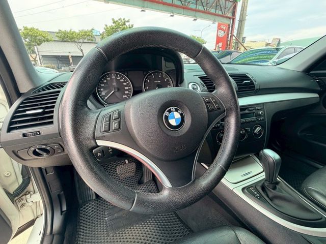 ✅2011年式BMW ✅118I✅小鋼炮✅方向盤快控鍵✅倒車顯影✅小車✅全貸✅超貸✅免保人✅免聯徵  第13張相片