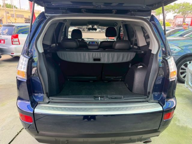 4WD✅環景✅盲點✅恆溫空調✅倒車顯影✅大空間✅商用自用✅免保人✅免聯徵✅二手✅中古✅強力過件  第15張相片