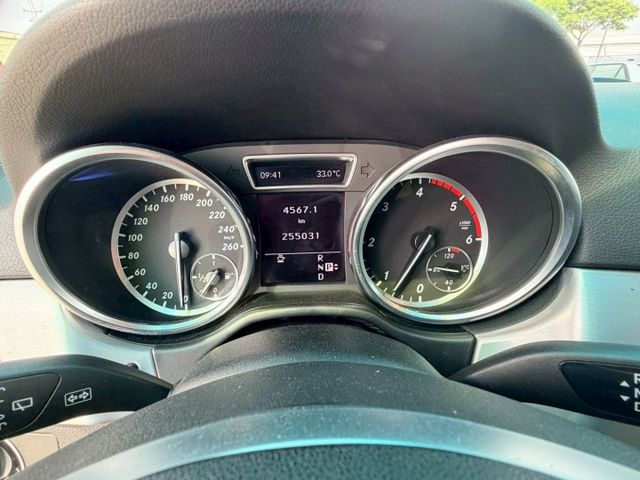 012✅ML350✅天窗✅雙前座電動座椅✅4WD✅定速✅可全貸✅最高可貸58萬✅免保人  第18張相片