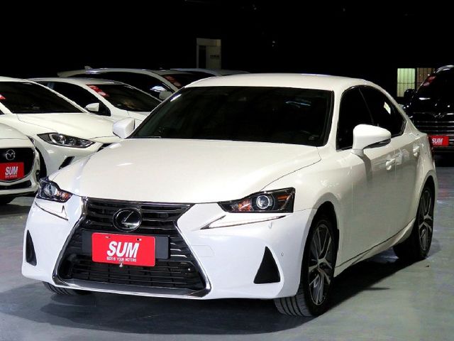 LEXUS IS IS300 2.0T IKEY 自動煞停 10安 ACC 車道偏移 定速 胎壓 雙電動椅 導航 電視  第1張相片