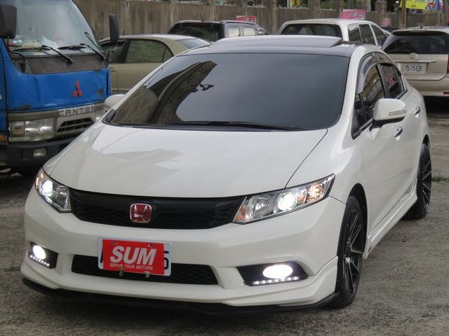 中古車 K14 頂級天窗1 8s 大包鋁圈hid 日行燈定速快撥電視導航才跑5萬剛做好保養 Honda 本田 Civic 新北市 Findcar 找車網