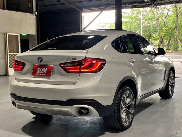 35i 3.0渦輪 天窗 4WD 電尾門 環景 定速 方控 摸門 雙電椅 20吋圈 抬頭 行車  第9張相片