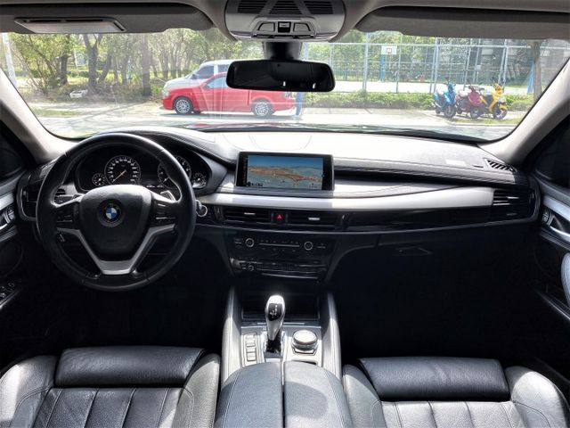 35i 3.0 總代理 天窗 4WD 腳踢尾門 I-KEY 定速 導航 顯影 快撥 方控 氣氛登 摸門 雙電椅  第2張相片