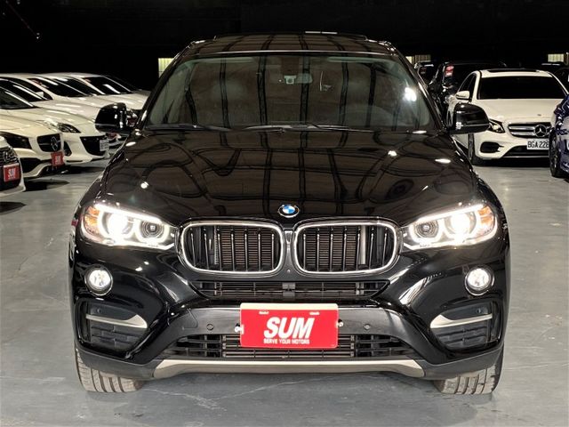 35i 3.0 總代理 天窗 4WD 腳踢尾門 I-KEY 定速 導航 顯影 快撥 方控 氣氛登 摸門 雙電椅  第4張相片