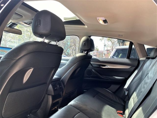 35i 3.0 總代理 天窗 4WD 腳踢尾門 I-KEY 定速 導航 顯影 快撥 方控 氣氛登 摸門 雙電椅  第12張相片