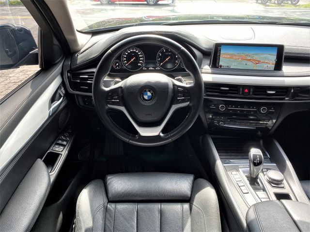 35i 3.0 總代理 天窗 4WD 腳踢尾門 I-KEY 定速 導航 顯影 快撥 方控 氣氛登 摸門 雙電椅  第13張相片