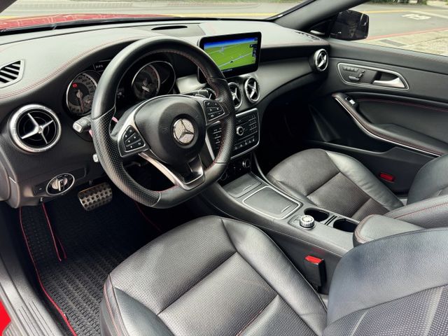CLA250 2.0渦輪 總代理 PLUS 全景 AMG 大安卓機 環景 平盤 雙電動椅 18夜色圈 空套 鴨尾 H/K  第8張相片
