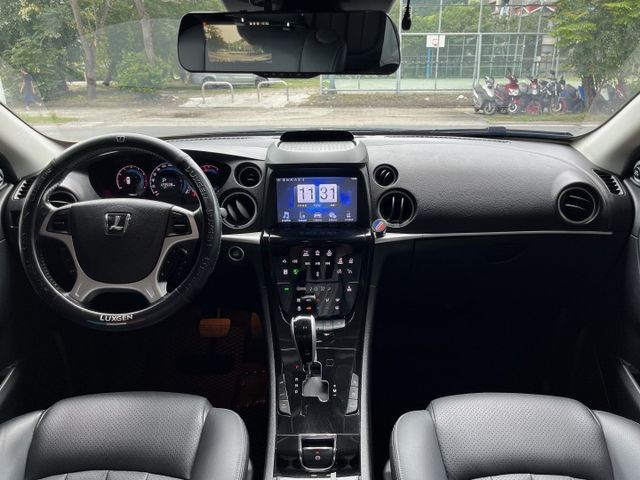 2.2渦輪 新型旗艦 4WD 全景 數位電視*3 環景 I-KEY 電動椅 18圈 定速 顯影 方控 藍芽 摸門 電尾門  第2張相片