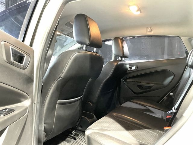 1.0 渦輪 S運動版 I-KEY 4安 恆溫 摸門 方控 16吋鋁圈 行車紀錄器 循跡 九成新輪胎 可調式大燈  第10張相片