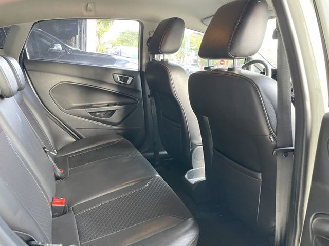 1.0 渦輪 S運動版 I-KEY 4安 恆溫 摸門 方控 16吋鋁圈 行車紀錄器 循跡 九成新輪胎 可調式大燈  第11張相片