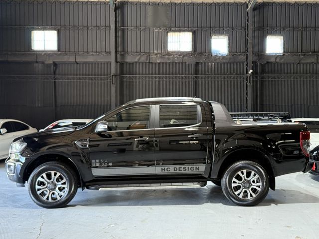 2.0 雙渦輪 ACC 4WD 導航 顯影 後立板 6安 旅行架 摸門 I-KEY 車道偏移 停車輔助 方控 電動座椅  第3張相片