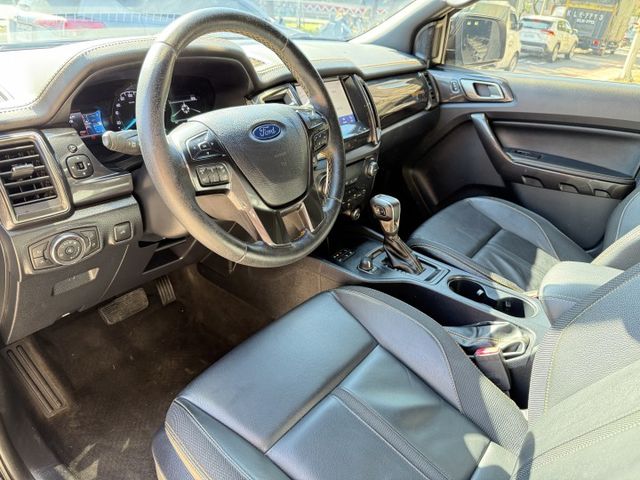 2.0 雙渦輪 ACC 4WD 導航 顯影 後立板 6安 旅行架 摸門 I-KEY 車道偏移 停車輔助 方控 電動座椅  第10張相片