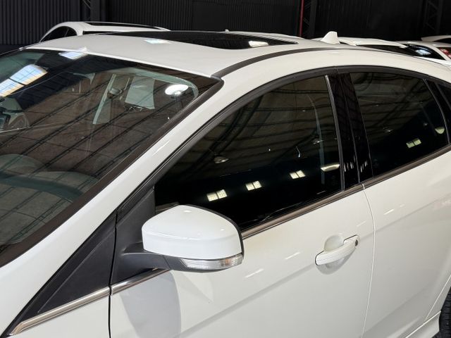 2.0S 五門 全車空力套件 天窗 4安 定速 停車輔助 方控 恆溫 前後行車紀錄器 前後改裝大燈 17吋鋁圈 8成新胎  第8張相片