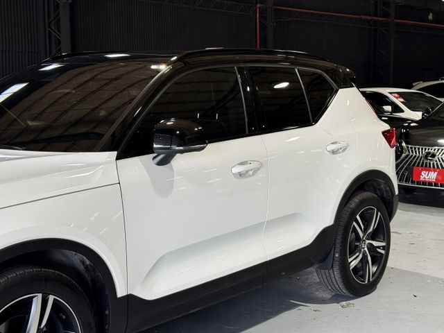 2.0 渦輪 T4 R-Design 全景 空套 ACC跟車 19圈 腳踢電尾門 I-KEY 摸門 環景 盲點  第6張相片