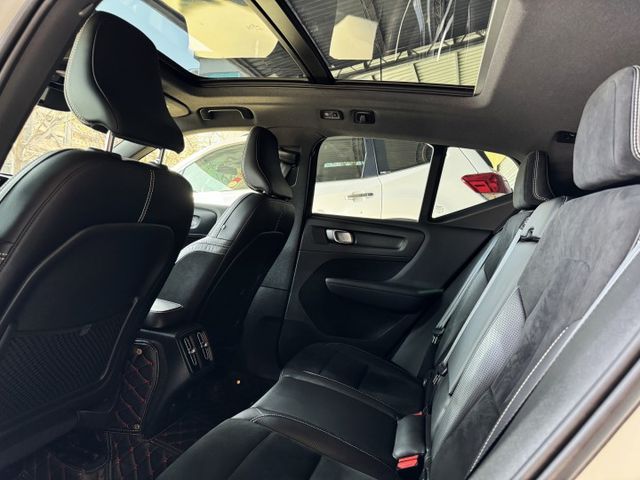 2.0 渦輪 T4 R-Design 全景 空套 ACC跟車 19圈 腳踢電尾門 I-KEY 摸門 環景 盲點  第10張相片