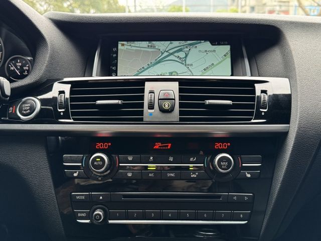 2.0渦輪 28i M-SPORT 精品運動版 4WD 電尾門 天窗 摸門 I-KEY 9安 導航 顯影 電動記憶椅  第13張相片