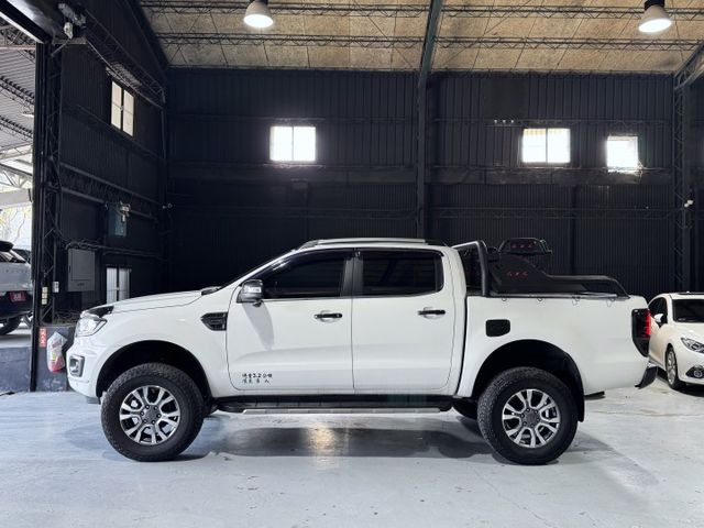 2.0 雙渦輪 6安 4WD 導航 顯影 霸氣水箱罩 後網拉桿 I-KEY 摸門 電動椅 18圈 側踏板 HID  第3張相片