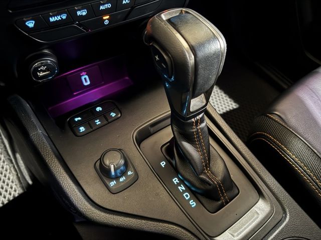 2.0 雙渦輪 6安 4WD 導航 顯影 霸氣水箱罩 後網拉桿 I-KEY 摸門 電動椅 18圈 側踏板 HID  第13張相片