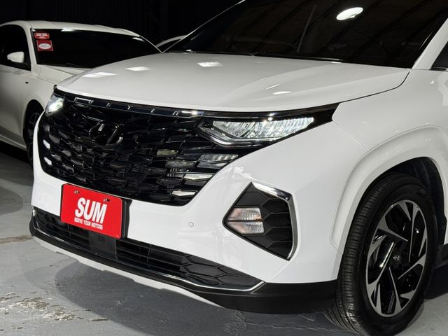 1.5 VIP版 GLT-B 渦輪 全景 ACC 電尾門 四座冷熱電盲點 導航 卡不累 雙電動滑門 方控 後出風  第5張相片