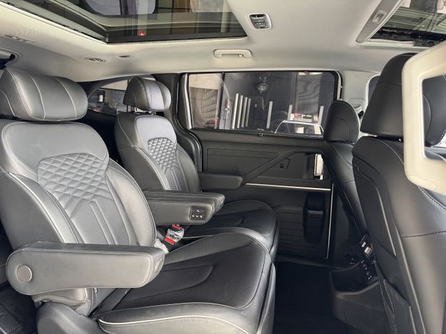 1.5 VIP版 GLT-B 渦輪 全景 ACC 電尾門 四座冷熱電盲點 導航 卡不累 雙電動滑門 方控 後出風  第9張相片