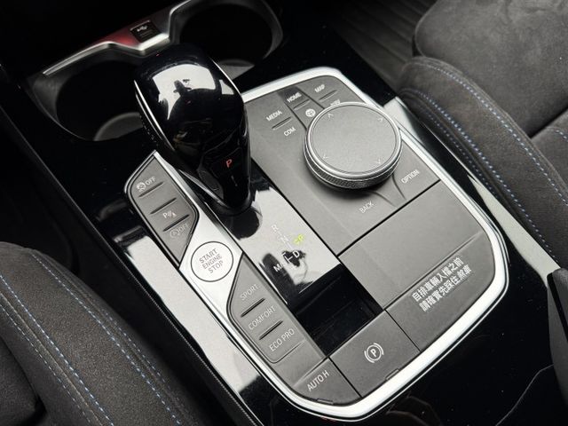 220GC 2.0渦輪 總代理 M-SPORT 空套 卡鉗 ACC 導航 顯影 8安 盲點 I-KEY 摸門 雙電動椅  第13張相片