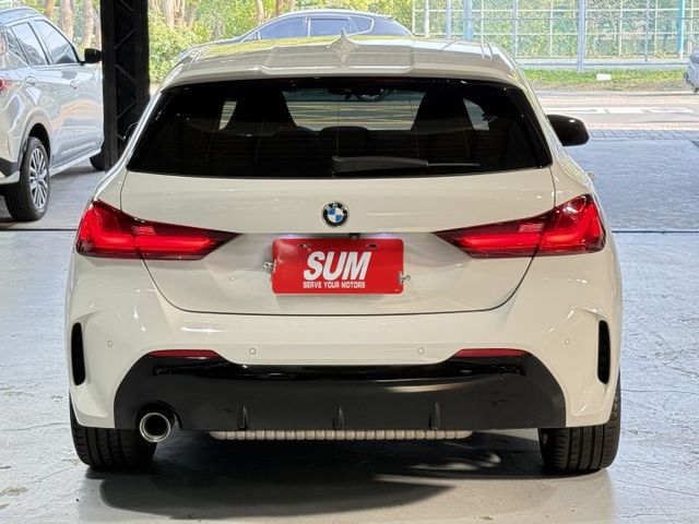 1.5 渦輪 總代理M-Sport 空套 ACC 導航 I-KEY 顯影 8安 盲點 摸門 方控 麂皮賽車椅 雙電動座椅  第5張相片