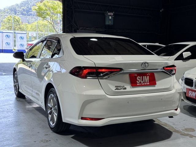 1.8汽油 新型大改款 ACC跟車 9安 16圈 恆溫 車道偏移 胎壓 藍芽 電折 魚眼日行燈 ABS 皮椅  第6張相片
