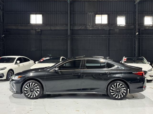 新型小改款 2.0 汽油 天窗 I-KEY ACC 環景 盲點 雙電熱電動椅 18圈 恆溫 CAR PLAY  第3張相片
