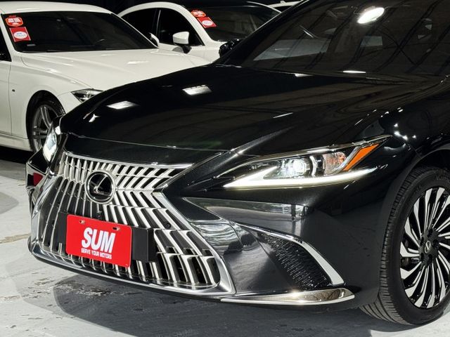 新型小改款 2.0 汽油 天窗 I-KEY ACC 環景 盲點 雙電熱電動椅 18圈 恆溫 CAR PLAY  第5張相片
