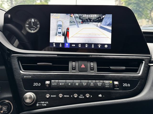 新型小改款 2.0 汽油 天窗 I-KEY ACC 環景 盲點 雙電熱電動椅 18圈 恆溫 CAR PLAY  第11張相片