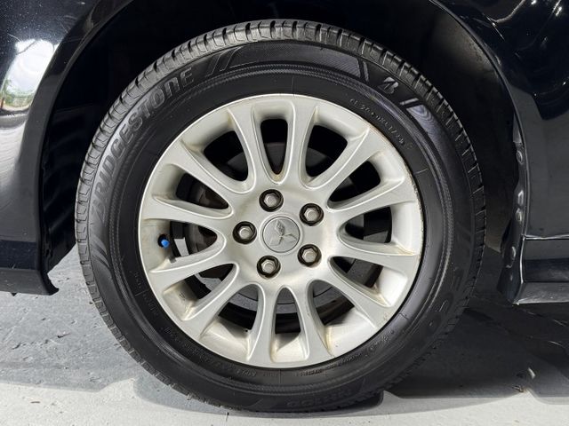 1.8 頂級IO版 天窗 魚眼燈 空力套件 3安 定速 方控 快撥 四條全新胎 紅色縫線 小鴨尾 電折 16圈  第13張相片