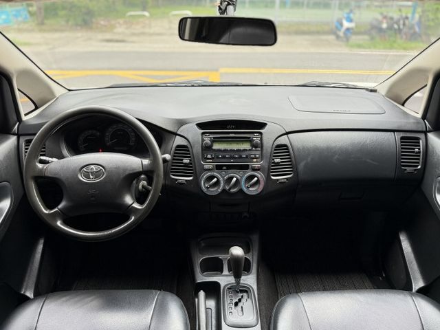 2.0 J版 雙安 自排 自用小客貨 倒車雷達 黑內裝 皮椅 可調式大燈 按時保養  第2張相片