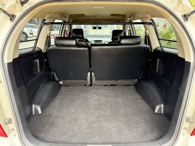 2.0 J版 雙安 自排 自用小客貨 倒車雷達 黑內裝 皮椅 可調式大燈 按時保養  第9張相片