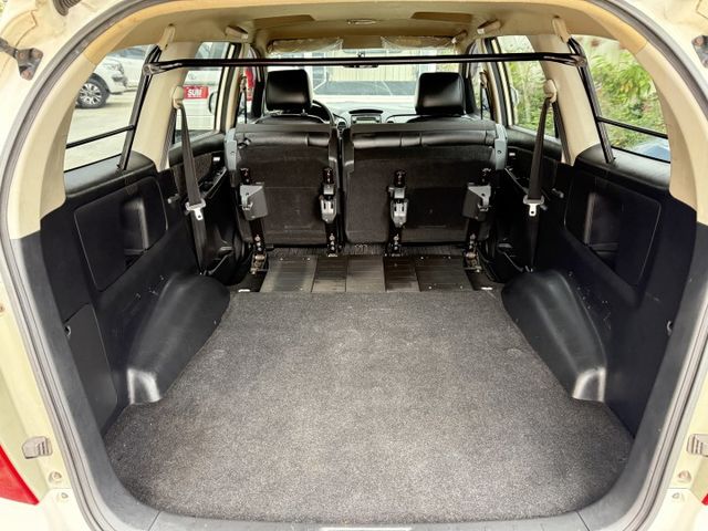 2.0 J版 雙安 自排 自用小客貨 倒車雷達 黑內裝 皮椅 可調式大燈 按時保養  第10張相片