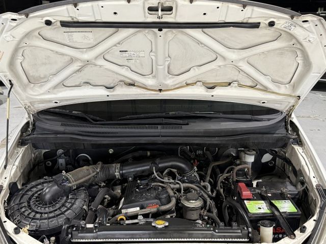 2.0 J版 雙安 自排 自用小客貨 倒車雷達 黑內裝 皮椅 可調式大燈 按時保養  第17張相片