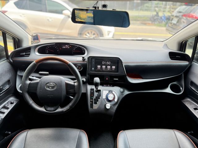 1.8 七人座 電動滑門 I-KEY 雙安  顯影 定 速 前後行車紀錄器 胎壓 摸門 ABS 後出風口 循跡 藍芽  第2張相片
