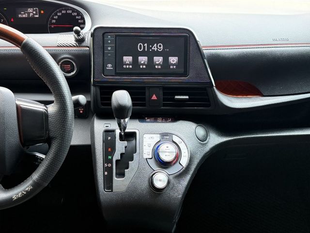 1.8 七人座 電動滑門 I-KEY 雙安  顯影 定 速 前後行車紀錄器 胎壓 摸門 ABS 後出風口 循跡 藍芽  第15張相片