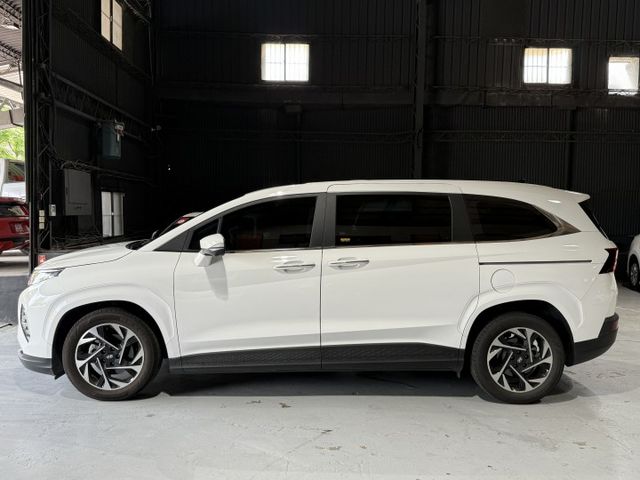 1.5 VIP版 GLT-B 渦輪 全景天窗 ACC 電動尾門 四座電動及冷熱座椅 盲點 環景 I-KEY 雙電動滑門  第3張相片