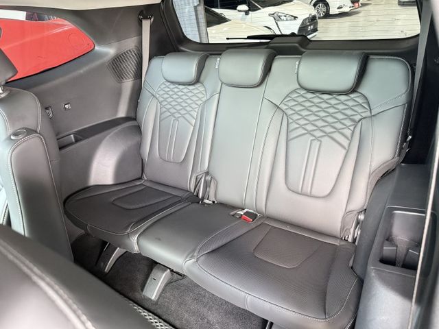 1.5 VIP版 GLT-B 渦輪 全景天窗 ACC 電動尾門 四座電動及冷熱座椅 盲點 環景 I-KEY 雙電動滑門  第11張相片
