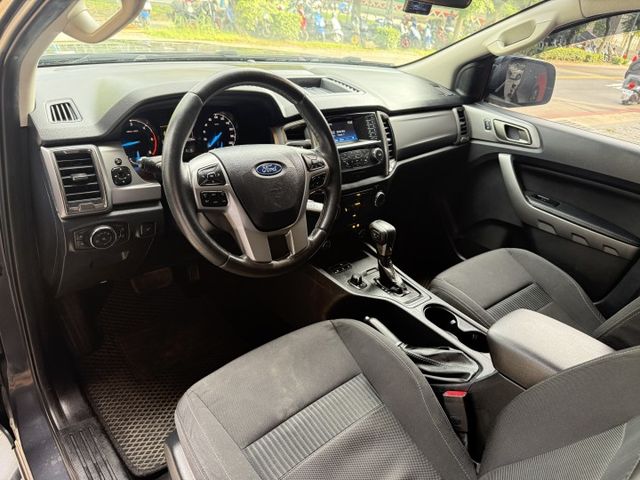2.0 渦輪 6安 4WD 後網拉桿 後拉版 ABS 定速 循跡 前後行車紀錄器 霸氣水箱罩 側踏板 車道偏移 方控  第8張相片