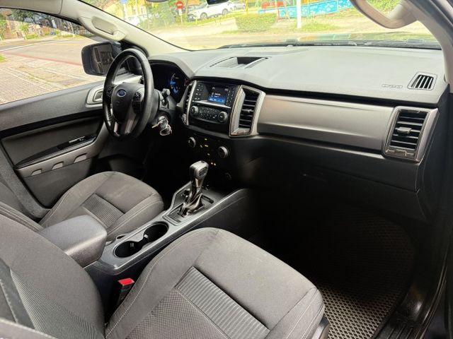 2.0 渦輪 6安 4WD 後網拉桿 後拉版 ABS 定速 循跡 前後行車紀錄器 霸氣水箱罩 側踏板 車道偏移 方控  第9張相片