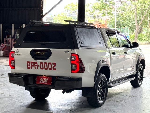 2.8 渦輪 4WD 環景 ACC 氣氛燈 高蓋後車廂 導航 I-KEY 通風椅 9安 電動座椅 車道偏移 側踏板  第6張相片