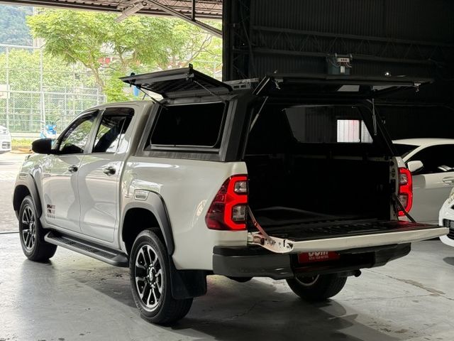 2.8 渦輪 4WD 環景 ACC 氣氛燈 高蓋後車廂 導航 I-KEY 通風椅 9安 電動座椅 車道偏移 側踏板  第7張相片