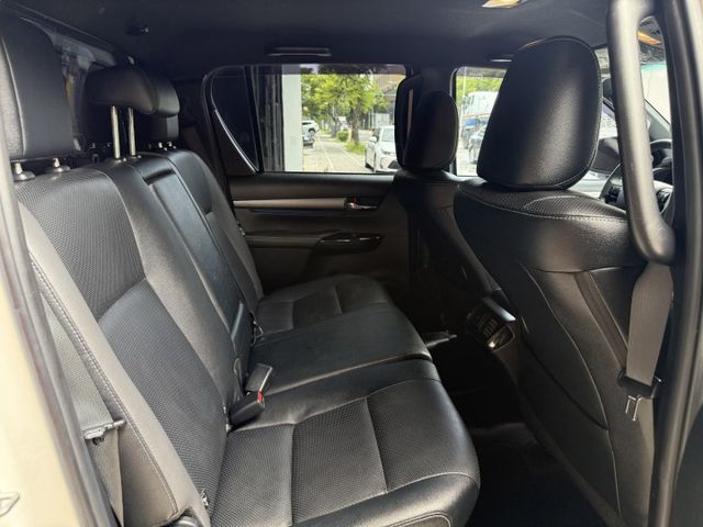 2.8 渦輪 4WD 環景 ACC 氣氛燈 高蓋後車廂 導航 I-KEY 通風椅 9安 電動座椅 車道偏移 側踏板  第12張相片
