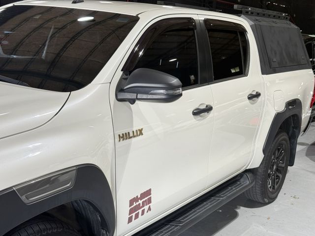 2.8 渦輪 4WD 環景 ACC 氣氛燈 高蓋後車廂 導航 I-KEY 通風椅 9安 電動座椅 車道偏移 側踏板  第16張相片