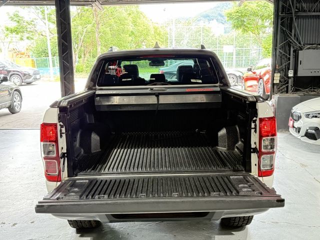 2.0雙渦輪 6安 4WD 導航 顯影 後拉版 ACC 摸門 I-KEY 電動座椅 停車輔助 HID 日行燈 方控 定速  第7張相片