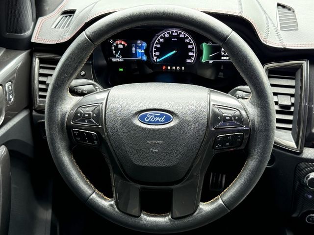2.0雙渦輪 6安 4WD 導航 顯影 後拉版 ACC 摸門 I-KEY 電動座椅 停車輔助 HID 日行燈 方控 定速  第13張相片