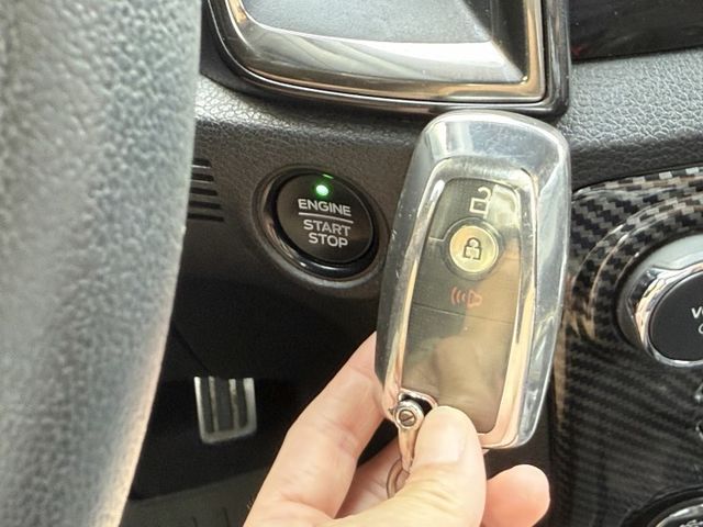 2.0雙渦輪 6安 4WD 導航 顯影 後拉版 ACC 摸門 I-KEY 電動座椅 停車輔助 HID 日行燈 方控 定速  第15張相片